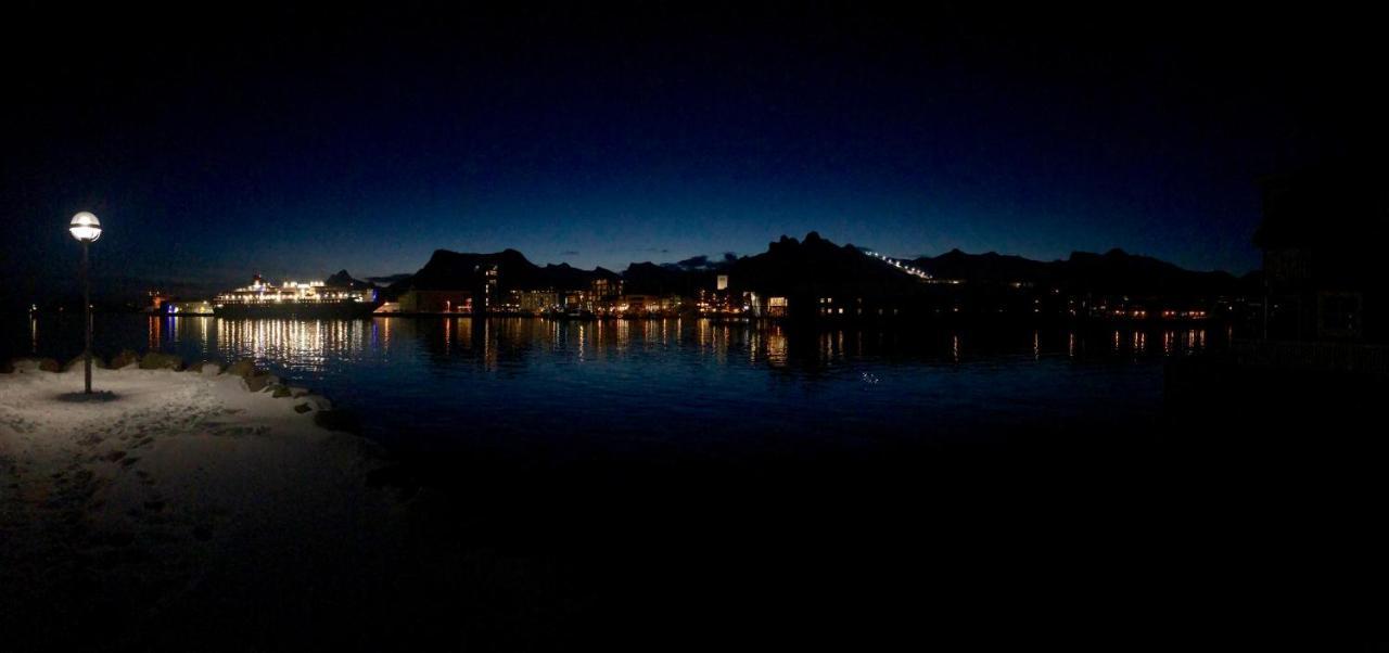 Rorbuene Svolvaer Havn Villa Buitenkant foto
